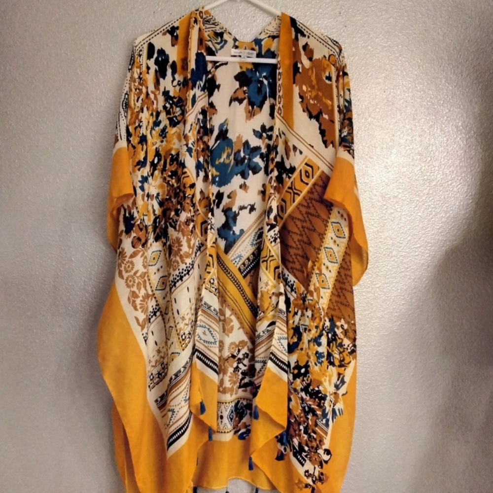 WOVEN HEART KIMONO WITH TASSLES